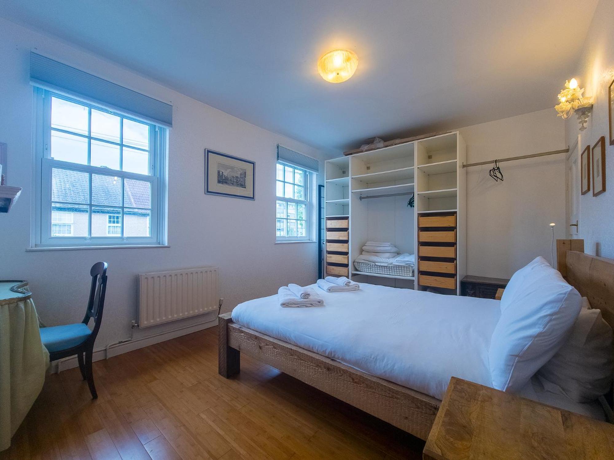 Casa vacanze Pass The Keys Charming Near Thames Dlr